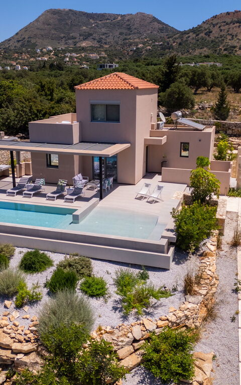 Villa Melia: Draussen, Schwimmbad