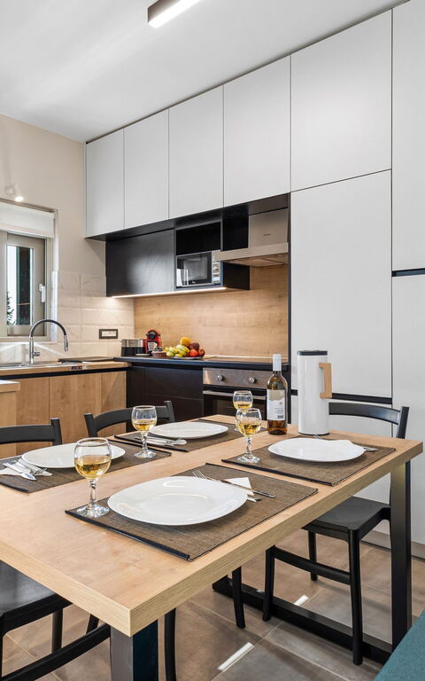 Villa Melia: Esszimmer, Küche