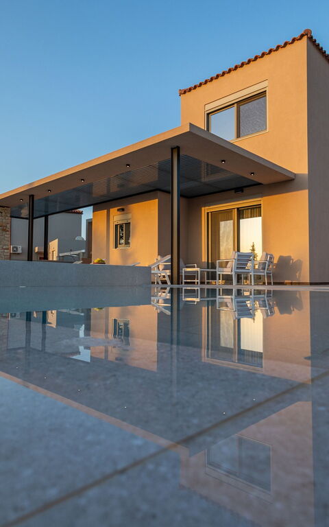 Villa Melia: Außen, Draussen, Schwimmbad