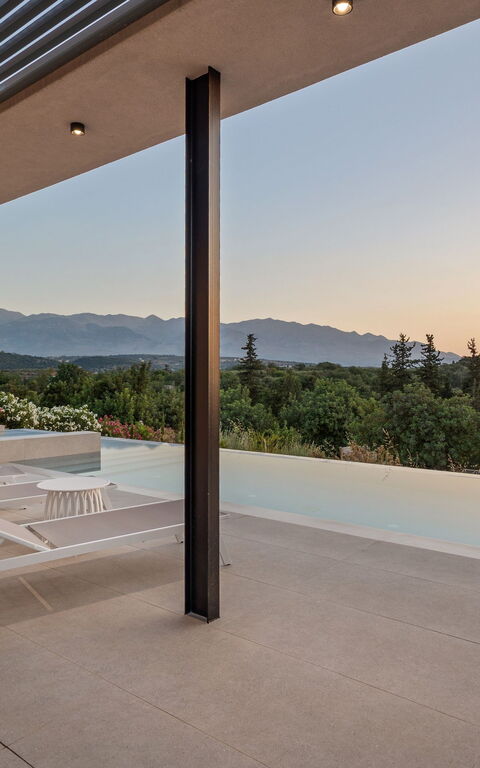 Villa Melia: Ansichten, Außen, Draussen, Schwimmbad