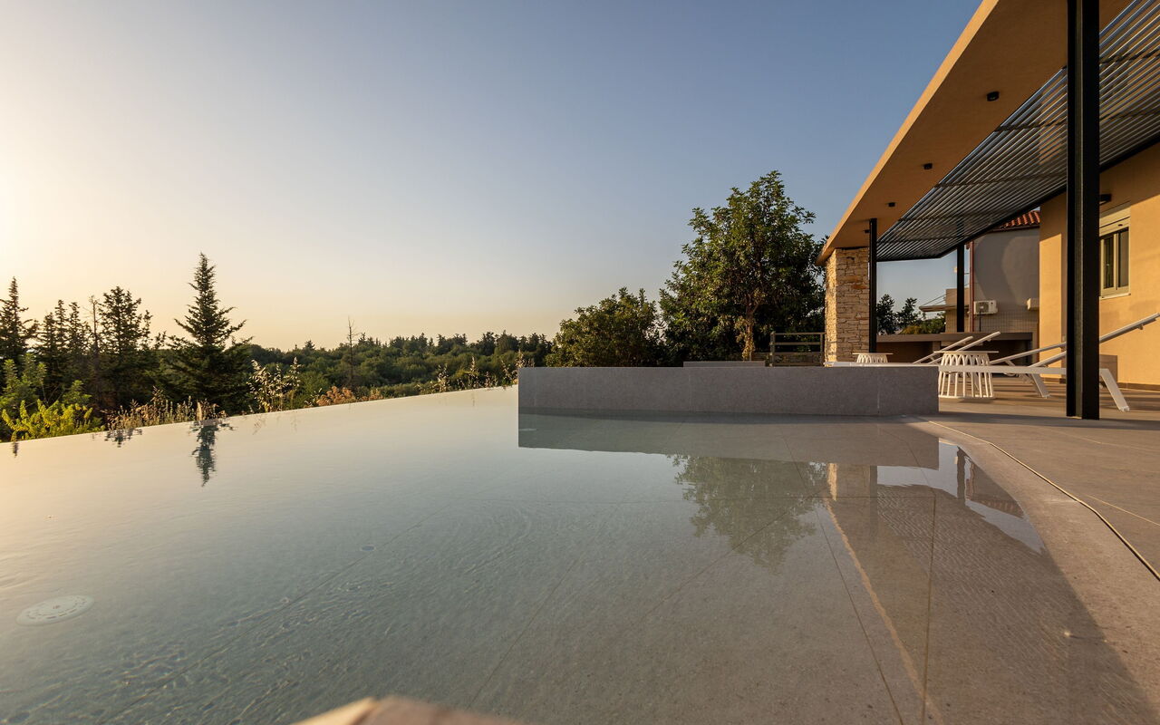 Villa Melia: Ansichten, Außen, Draussen