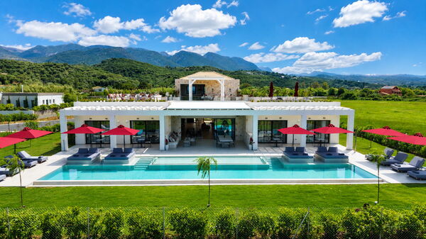 Villa Nobilita: Ansichten, Außen, Draussen, Garten, Schwimmbad