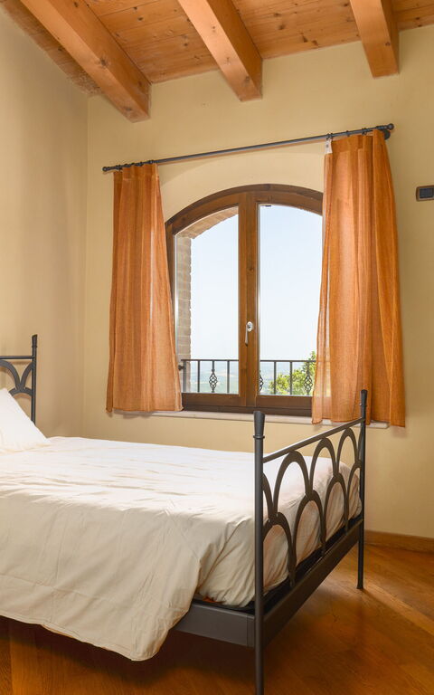Villa Belvedere San Bartolo: Schlafzimmer