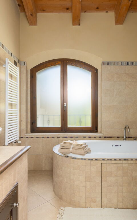 Villa Belvedere San Bartolo: Schwimmbad
