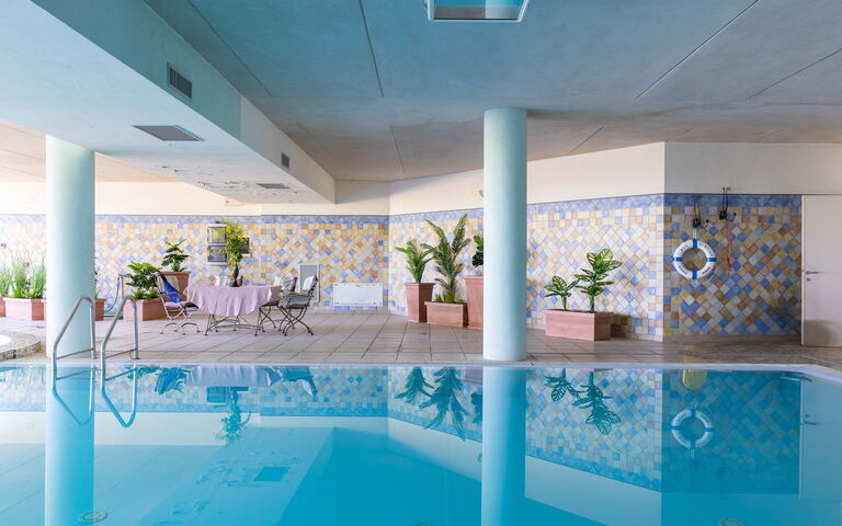 Villa Belvedere San Bartolo: Schwimmbad