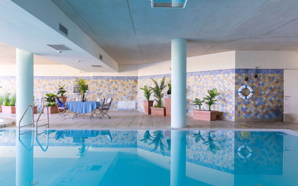 Villa Belvedere San Bartolo: Schwimmbad
