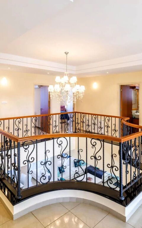 Royal Beachfront Villa: Anderer Raum