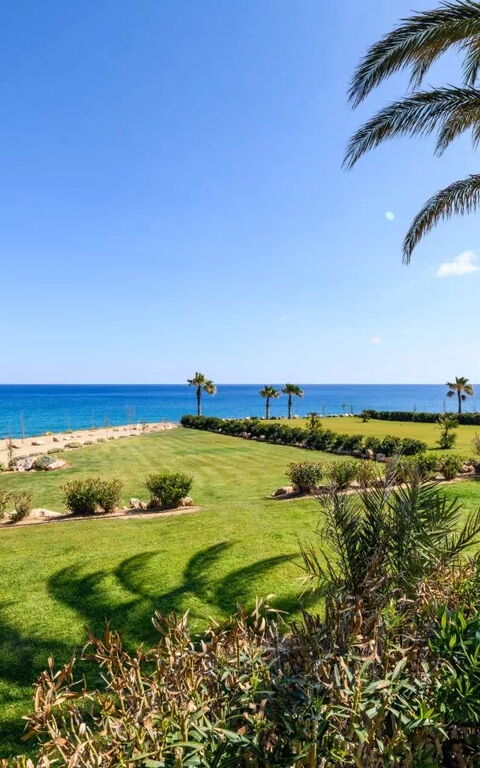 Royal Beachfront Villa: Ansichten, Außen, Draussen, Garten