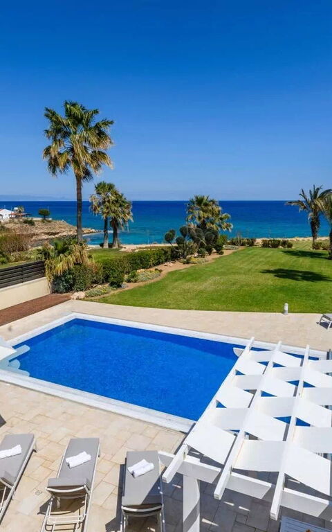 Royal Beachfront Villa: Ansichten, Außen, Draussen, Garten, Schwimmbad