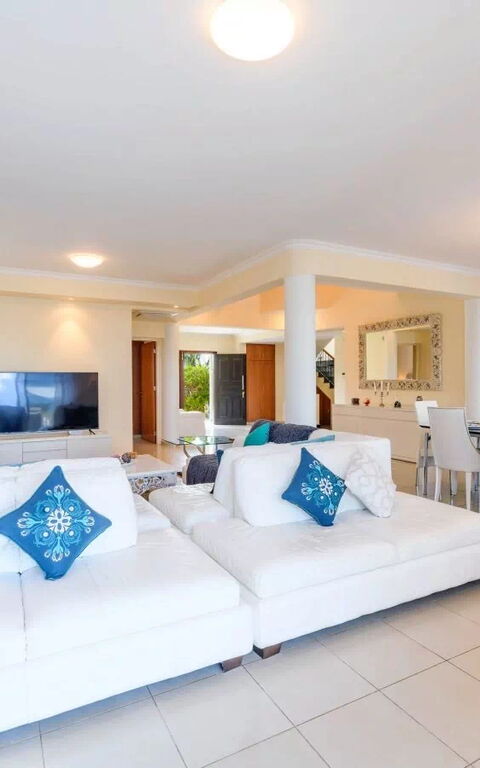 Royal Beachfront Villa: Esszimmer