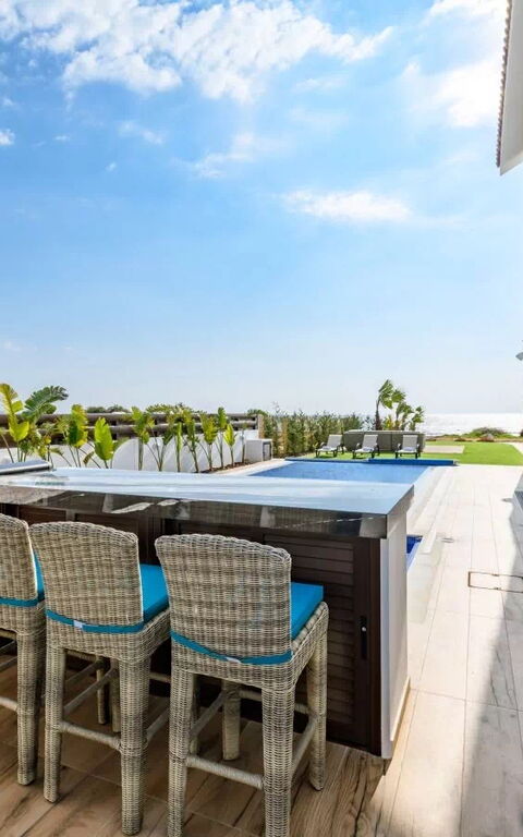 Serenity Seafront Villa: Außen, Balkon / Terrasse / Patio, Draussen