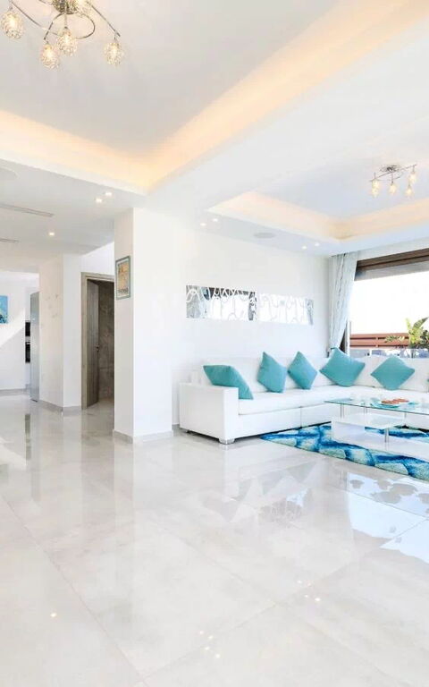 Serenity Seafront Villa: Wohnzimmer