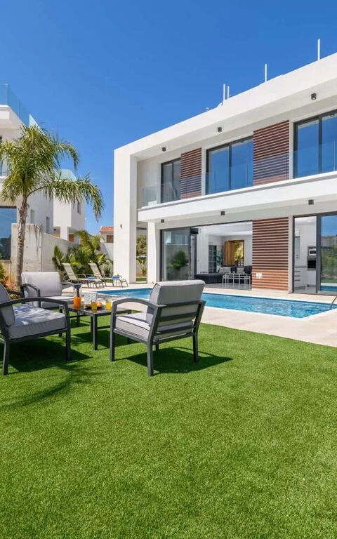 By the Beach - Royal Sapphire Villa: Außen, Draussen, Garten, Schwimmbad
