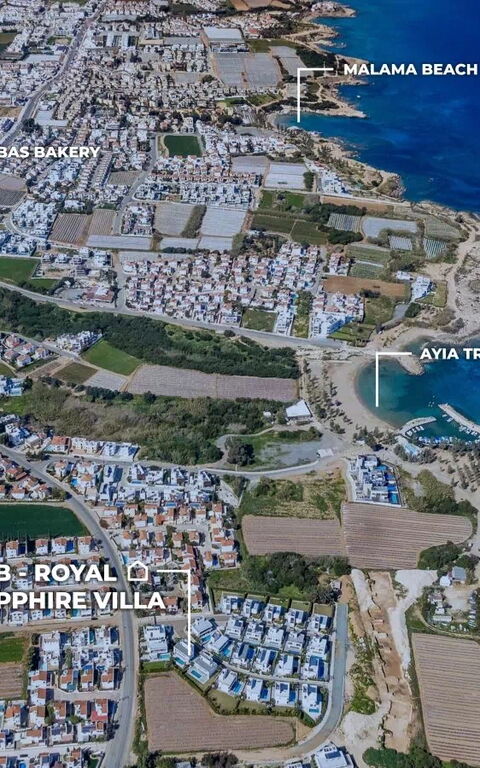 By the Beach - Royal Sapphire Villa: Ansichten