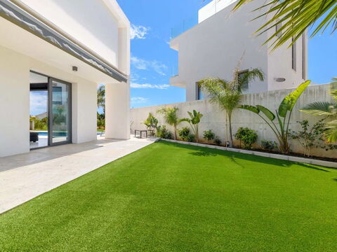 By the Beach - Royal Sapphire Villa