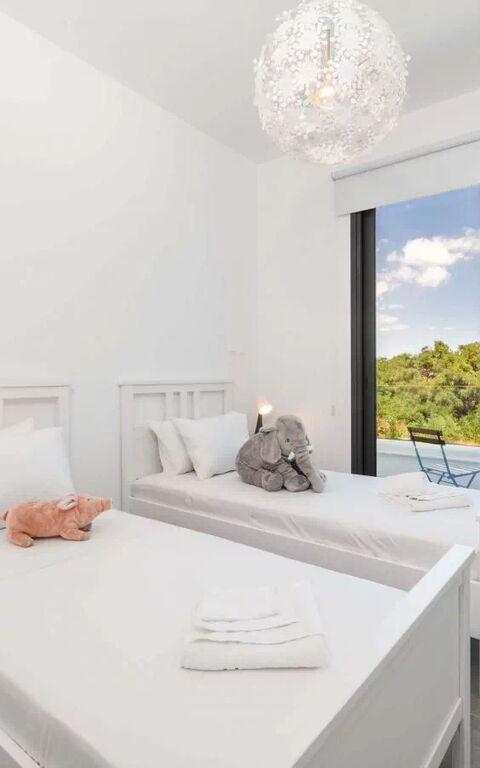 By the Beach - Sea Pearl Villa: Schlafzimmer