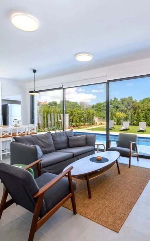 By the Beach - Sea Pearl Villa: Wohnzimmer