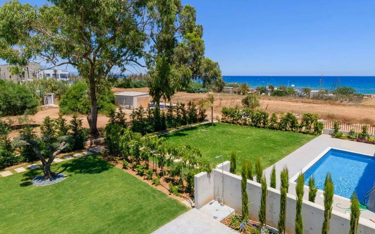 By the Beach - Sea Pearl Villa: Ansichten, Außen, Draussen, Garten, Schwimmbad