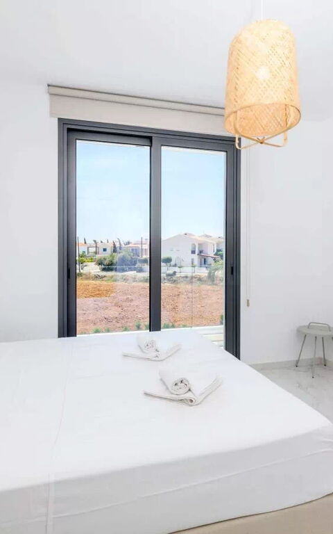 By the Beach - White Coral Villa: Schlafzimmer