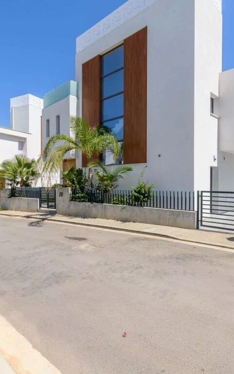 By the Beach - White Coral Villa: Haupteingang