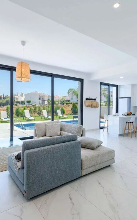 By the Beach - White Coral Villa: Wohnzimmer
