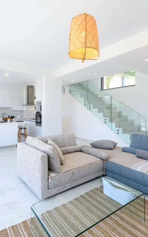 By the Beach - White Coral Villa: Wohnzimmer