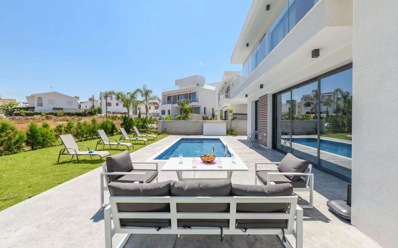 By the Beach - White Coral Villa: Außen, Draussen, Garten, Schwimmbad