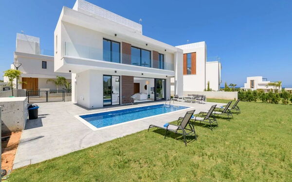 By the Beach - White Coral Villa: Außen, Draussen, Garten, Schwimmbad