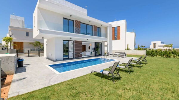 By the Beach - White Coral Villa: Außen, Draussen, Garten, Schwimmbad