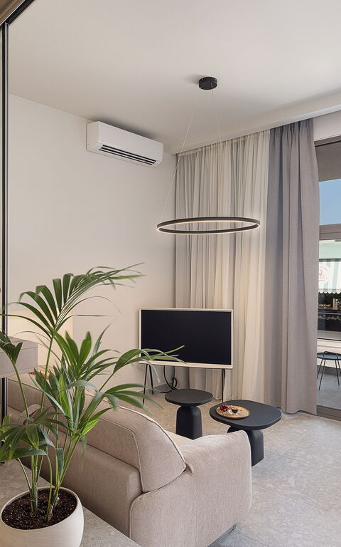 Ares Luxurious Residence: Wohnzimmer