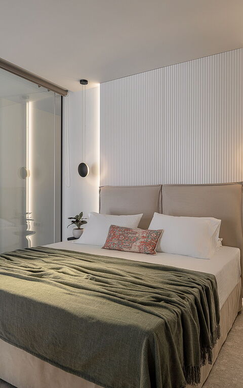 Ares Luxurious Residence: Schlafzimmer