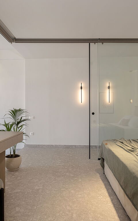 Ares Luxurious Residence: Schlafzimmer