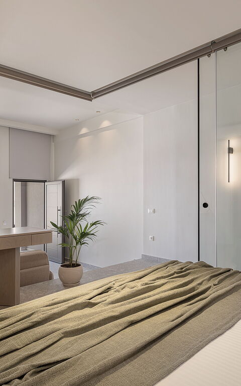 Ares Luxurious Residence: Schlafzimmer