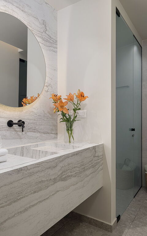 Ares Luxurious Residence: Bad