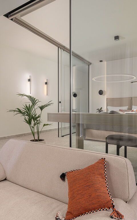 Ares Luxurious Residence: Wohnzimmer