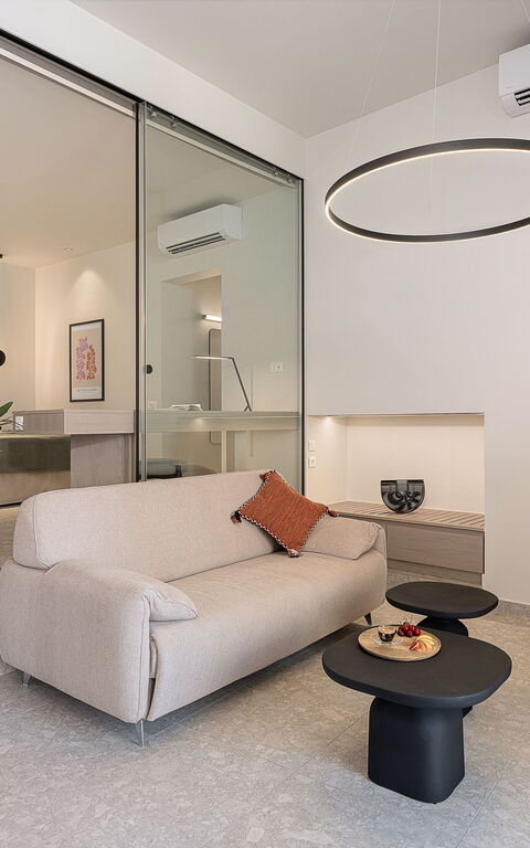 Ares Luxurious Residence: Schlafzimmer, Wohnzimmer