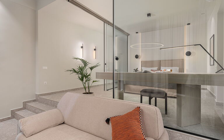 Ares Luxurious Residence: Wohnzimmer