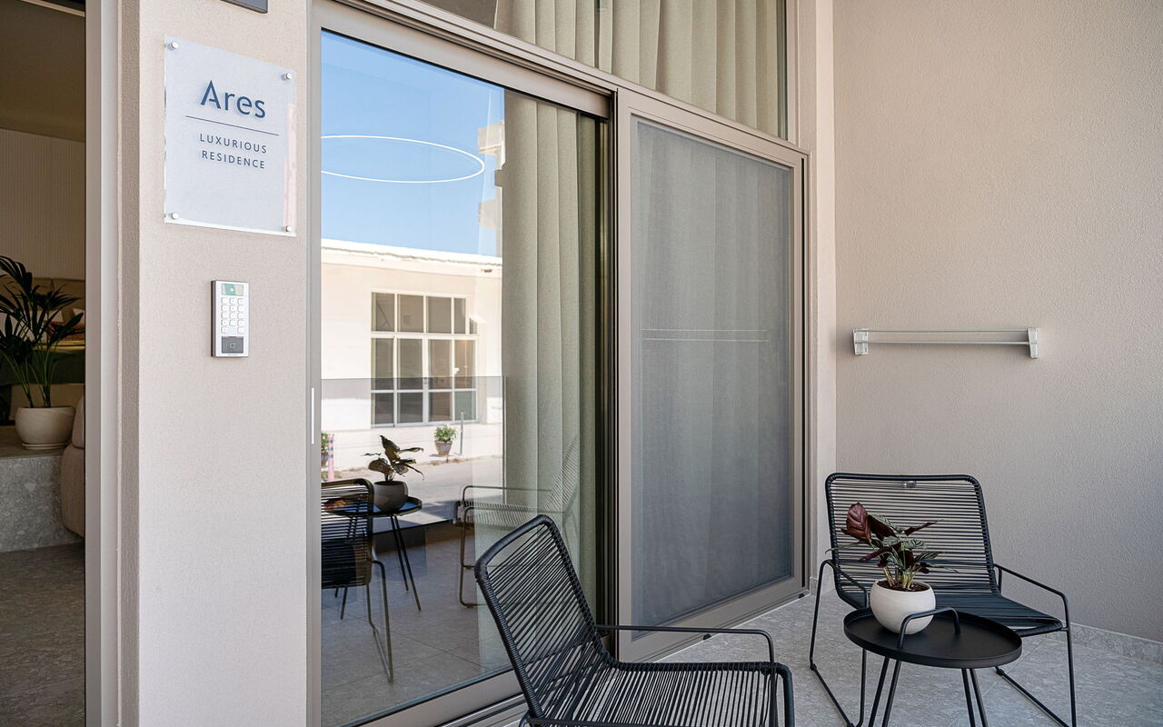 Ares Luxurious Residence: Außen, Balkon / Terrasse / Patio, Draussen