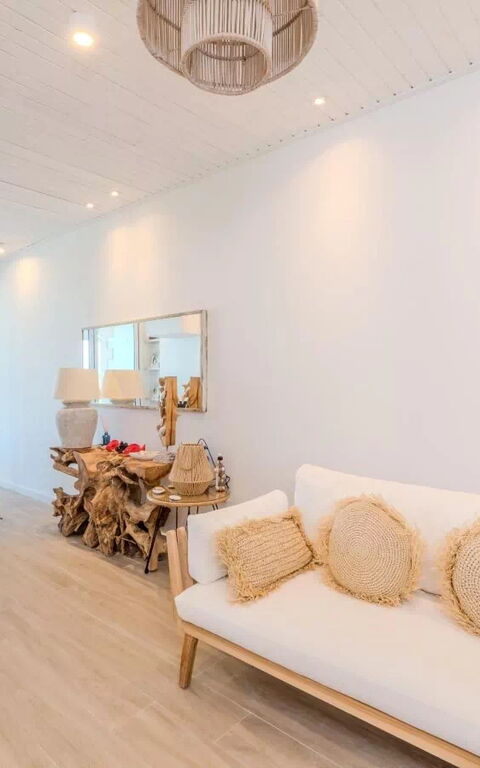 Aya Thekla Beach House: Wohnzimmer