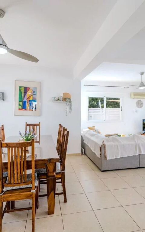 Ayia Triada Beach Gardens: Esszimmer, Wohnzimmer