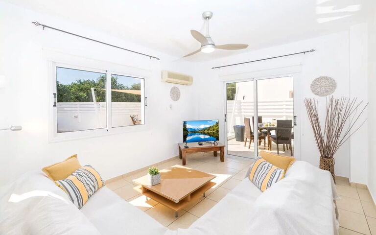 Ayia Triada Beach Gardens: Wohnzimmer