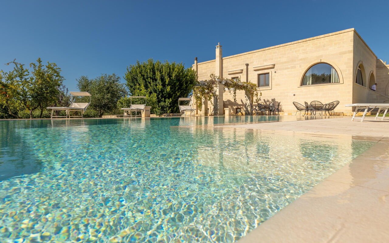 Villa Icaria: Außen, Draussen, Schwimmbad