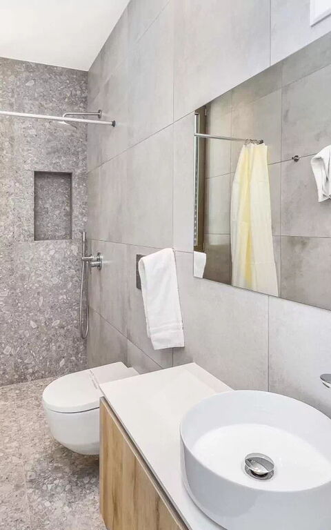 Azure Seaview- Garnet Villa: Bad