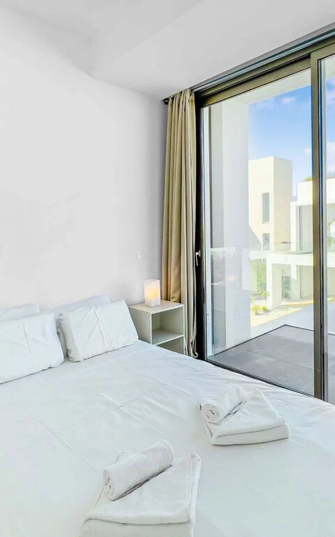 Azure Seaview- Garnet Villa: Schlafzimmer