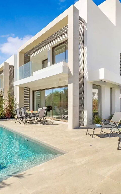 Azure Seaview- Garnet Villa: Außen, Draussen, Schwimmbad