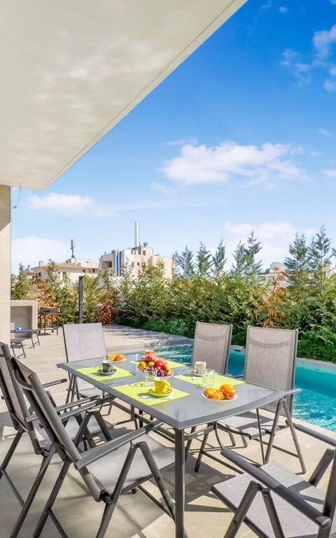 Azure Seaview- Garnet Villa: Außen, Balkon / Terrasse / Patio, Draussen, Schwimmbad