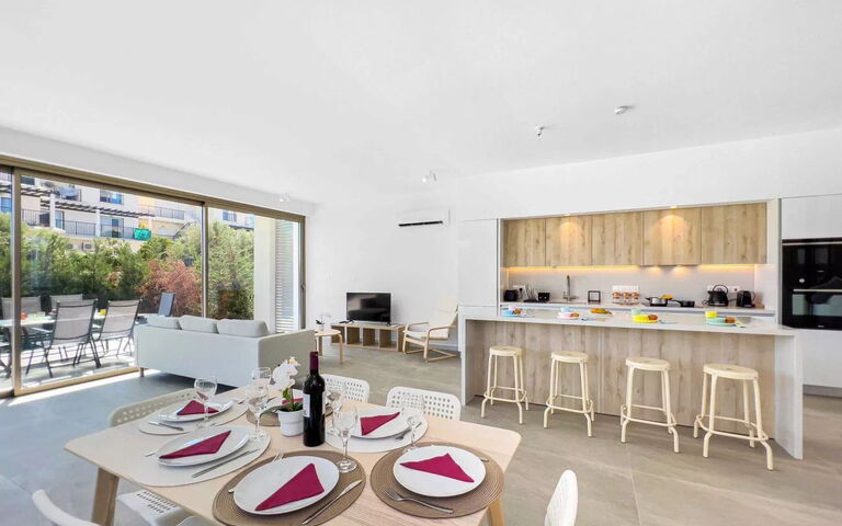 Azure Seaview- Garnet Villa: Esszimmer