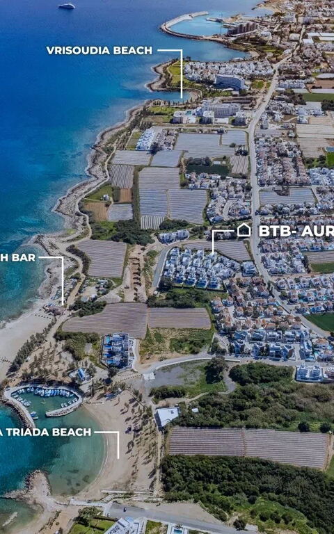 By the Beach - Aura Villa: Ansichten
