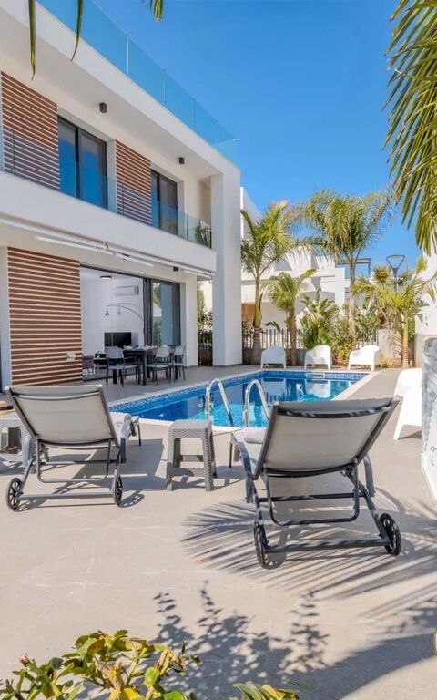 By the Beach - Aura Villa: Außen, Draussen, Schwimmbad