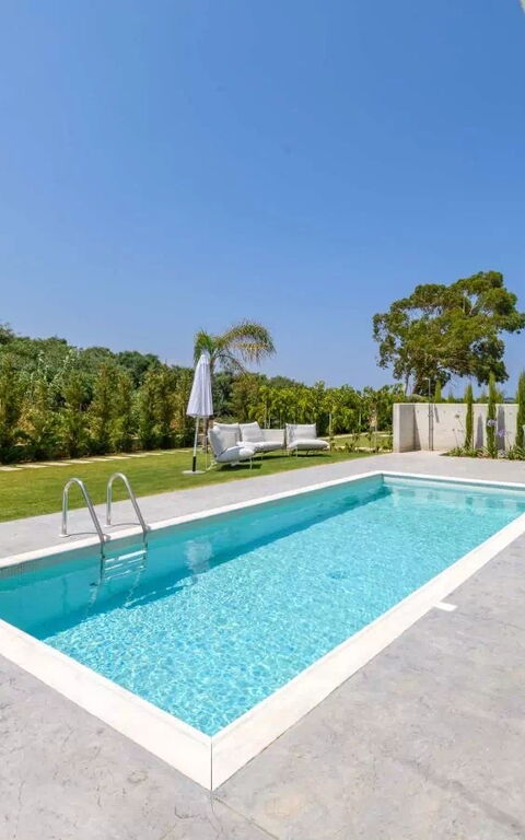 By the Beach - Blue Topaz Villa: Außen, Draussen, Garten, Schwimmbad